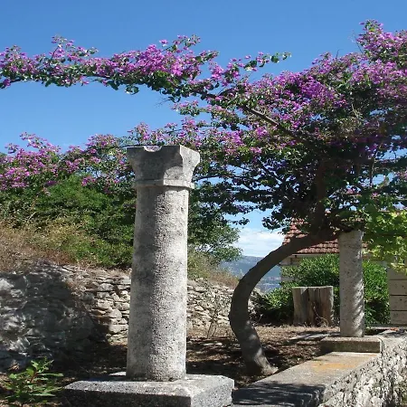 Authentic Island House With Sea View 룸바르다